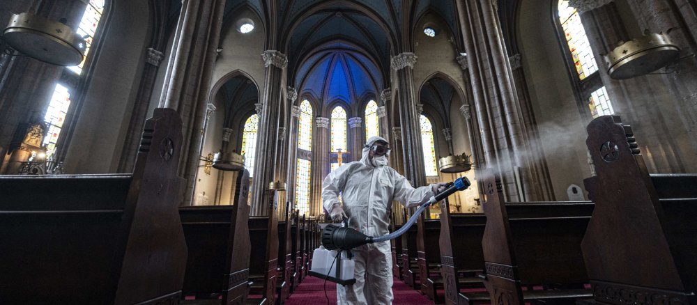 Kirche wird desinfiziert