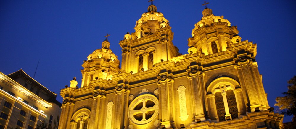Hell erleuchtet: Die St. Joseph Kathedrale in Peking.