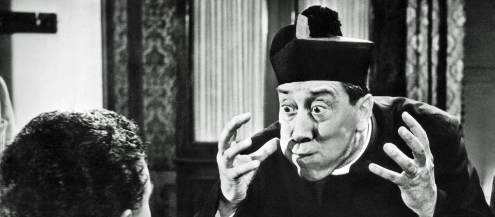 Szene aus dem Film "Die große Schlacht im Don Camillo" aus dem Jahr 1955.