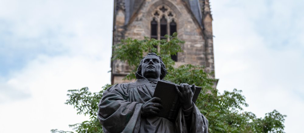 Lutherdenkmal vor der Kaufmannskirche in Erfurt