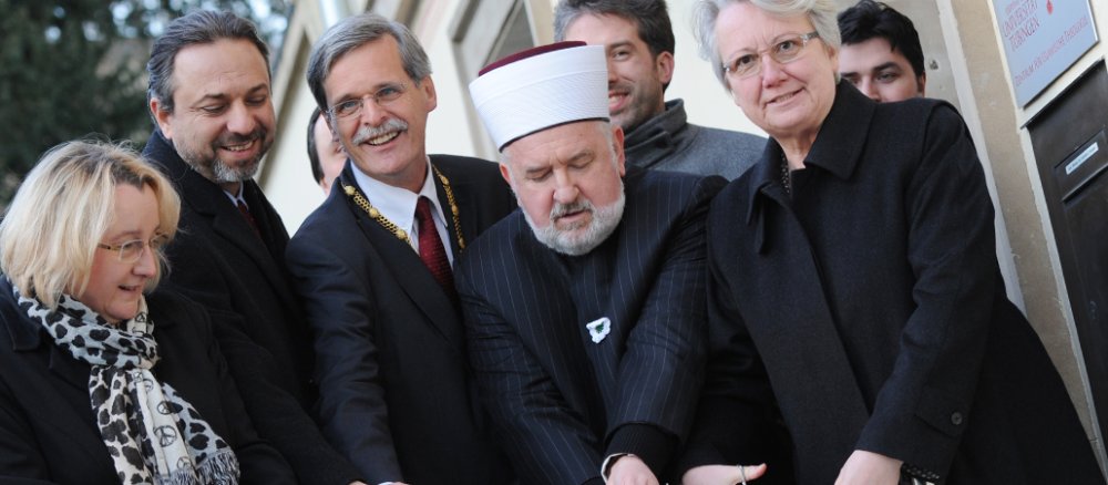 Im Jahr 2012 nahm Mehmet Pacaci (Zweiter von links) als Vertreter der türksichen Religionsbehörde an der Eröffnung des Zentrums für islamische Theologie an der Universität Tübingen teil.