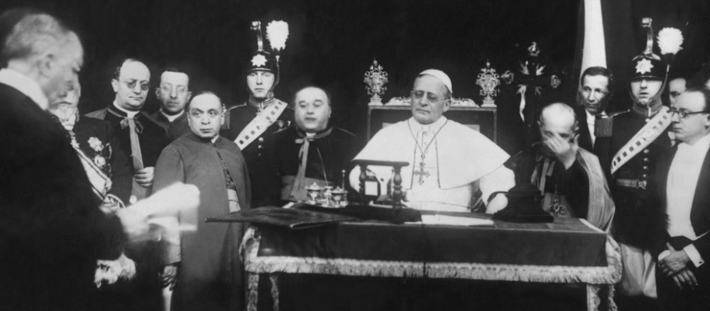 Eröffnung der Radiostation 'Radio Vaticano' 1931: Der Physiker und Funktechniker Guglielmo Marconi (links) bei seiner Ansprache