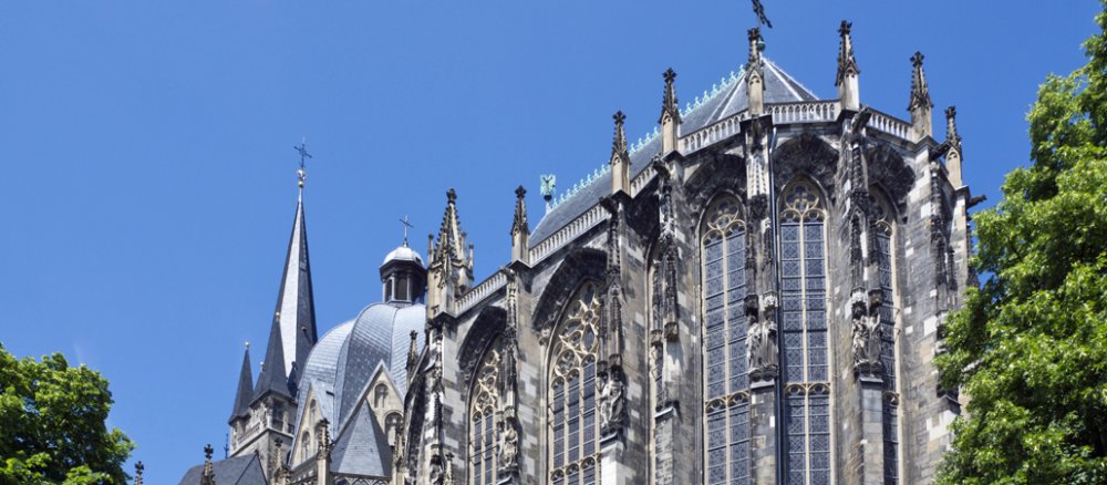 Blick auf das Dach des Aachener Doms.