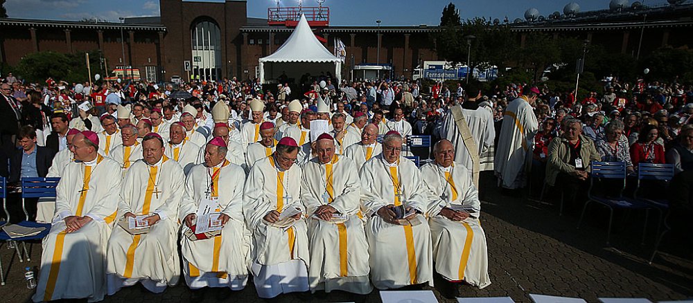 Bischöfe beim Eröffnungsgottesdienst des Eucharistischen Kongresses am 5. Juni 2013 in Köln.