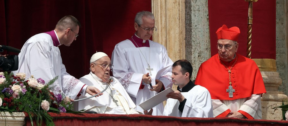 Papst Franziskus spendet den Segen "Urbi et Orbi"