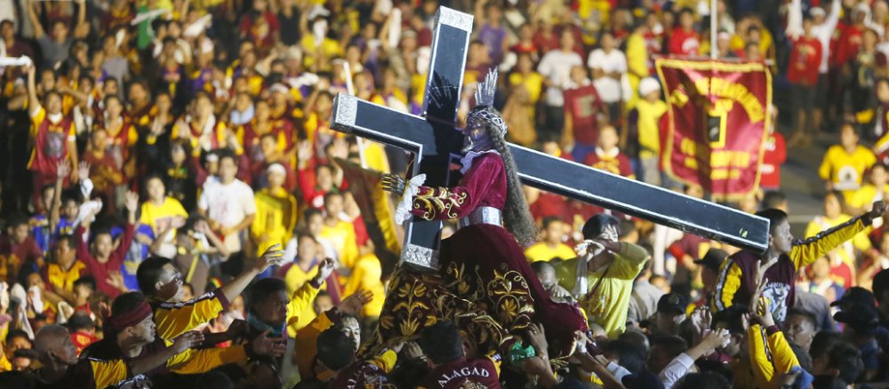 Millionen Gläubige begleiten jährlich am 9. Januar den "Schwarzen Nazarener" durch die Straßen Manilas.