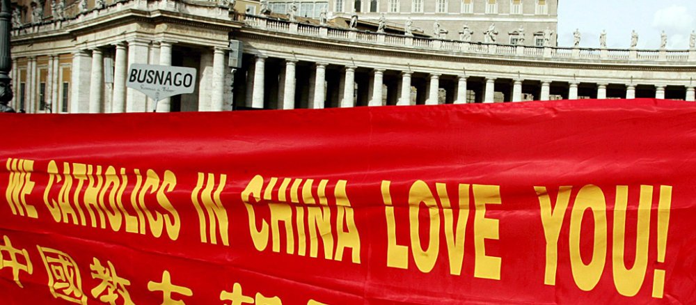 Treu zum Papst: Ein Transparent chinesischer Christen bei einer Generealaudienz auf dem Petersplatz im Jahr 2006.