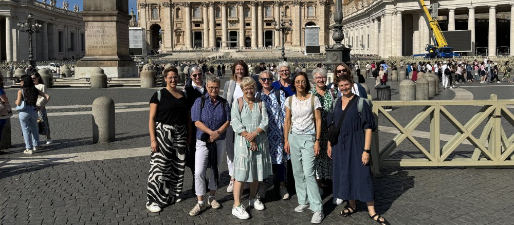 Gruppenfoto auf dem Petersplatz