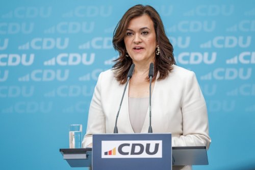 CDU-Generalsekretärin Franziska Hoppermann spricht bei einer Pressekonferenz.