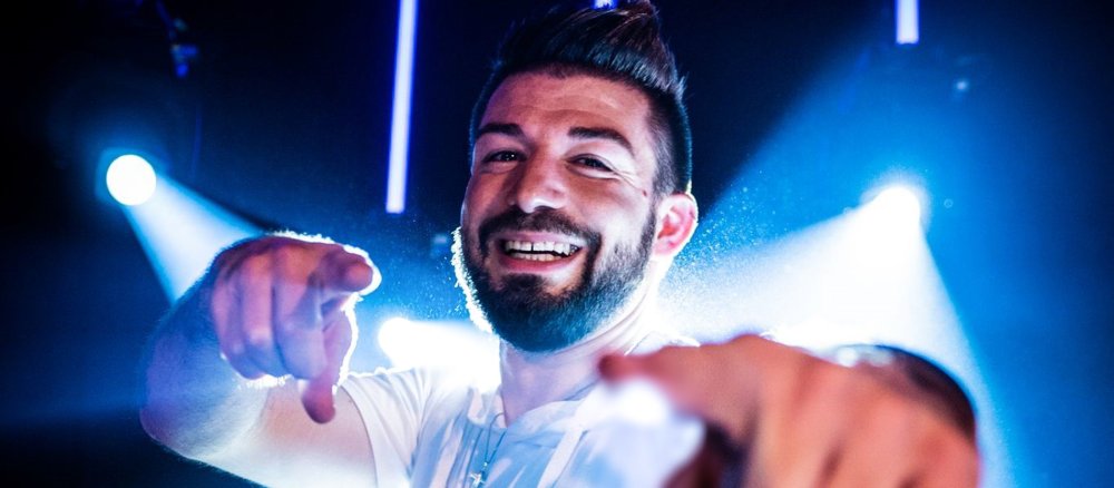 Porträtfoto von DJ Faith