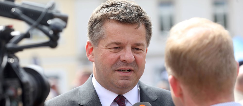 Sachsen-Anhalts Ministerpräsident Sven Schulze (CDU) bei einem Interview