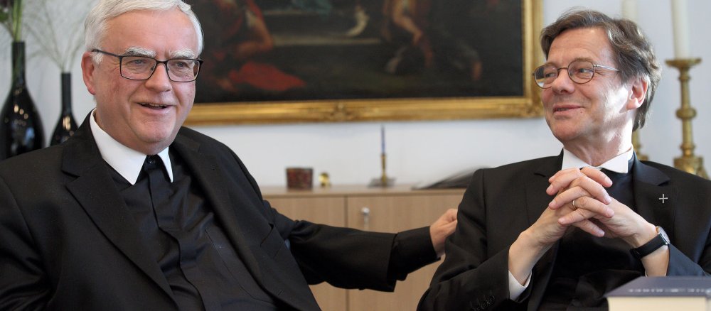 Erzbischof von Berlin Heiner Koch (l.) und der evangelische Bischof Markus Dröge
