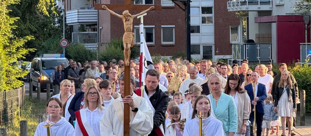 Polnische Mission in Bremen bei einer Prozession