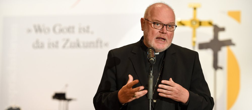 Der Vorsitzender der Deutschen Bischofskonferenz, Kardinal Reinhard Marx, eröffnet die Abschlussveranstaltung des Gesprächsprozesses der DBK in Würzburg.