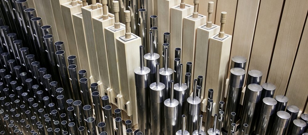 Die kleinsten Pfeifen der neuen Klais-Orgel in der Hamburger Elphilharmonie haben eine sogenannte klingende Öänge von nur wenigen Millimetern.