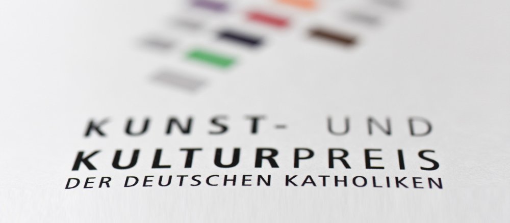 Das Logo des Kunst- und Kulturpreises der deutschen Katholiken.
