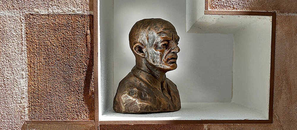A bust shows Eugen Bolz