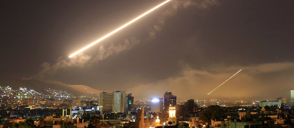 Marschflugkörper erhellen den nächtlichen Himmel über Damaskus während einer militärischen Operation am 14. April 2018.