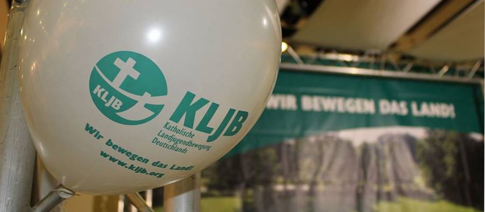 Ein Luftballon vor dem Stand der KLJB auf der Grünen Woche 2016 in Berlin.