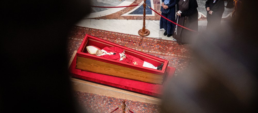Ordensschwestern verabschieden sich von Papst Franziskus