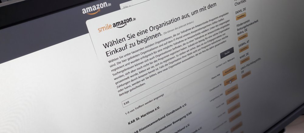 Über das neue Programm "AmazonSmile" können Kunden automatisch bei jedem Einkauf an eine Organisation ihrer Wahl spenden.