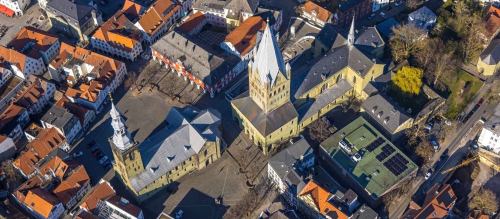 Luftbild von der Altstadt in Soest, unter anderem mit dem St.-Patrokli-Dom