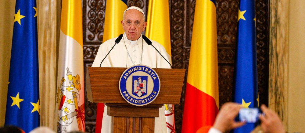 Papst Franziskus hält eine Rede