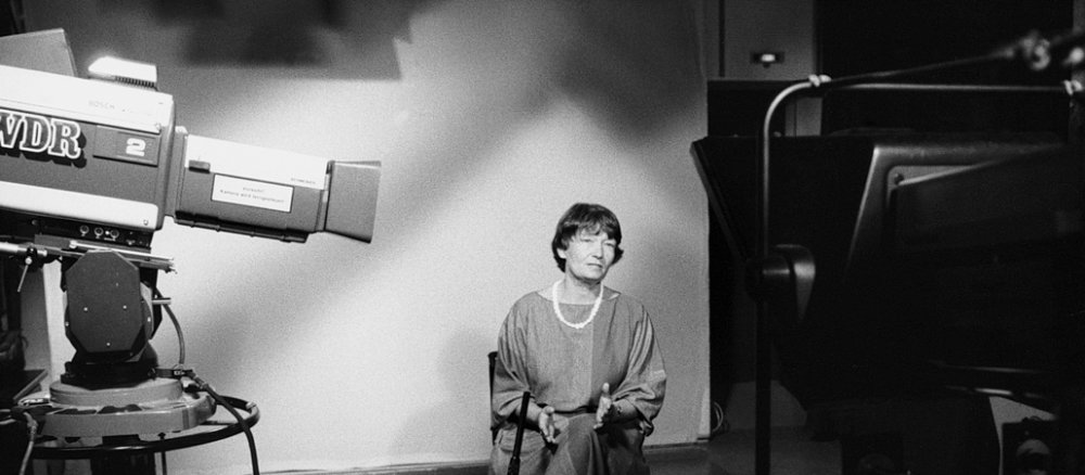 Szene aus der ARD-Sendung "Wort zum Sonntag" Ende der 1980er Jahre.