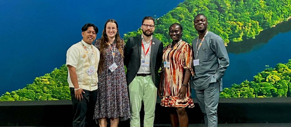 Delegation des Jugendverbands fimcap bei der COP 30 – Ernne John Dolor (Chrio Philippines), Amber Vanneck (Chiro Flanders), Fidelis Stehle (KjG Germany), Prisca Kuworde (CYO Ghana) und Antonio Korkuvi (CYO Ghana) (v.l.n.r.)