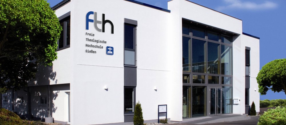 Zum Wintersemester 2017 führt die FTH Gießen eine Stiftungsprofessur für Religionsfreiheit und die Erforschung der Christenverfolgung ein.