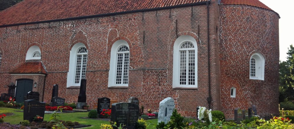 Ein Hagioskop in einer Kirche