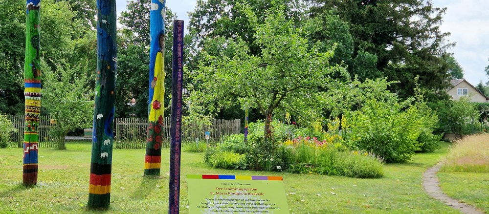 Die Bolivienstämme im Schöpfungsgarten der Kirchengemeinde in Bleckede im Bistum Hildesheim