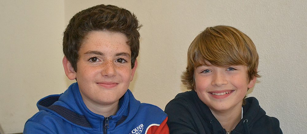 Gabriel Huber und Philipp Schäfer (v.l.) singen im Jugendkathedralchor am Fuldaer Dom.