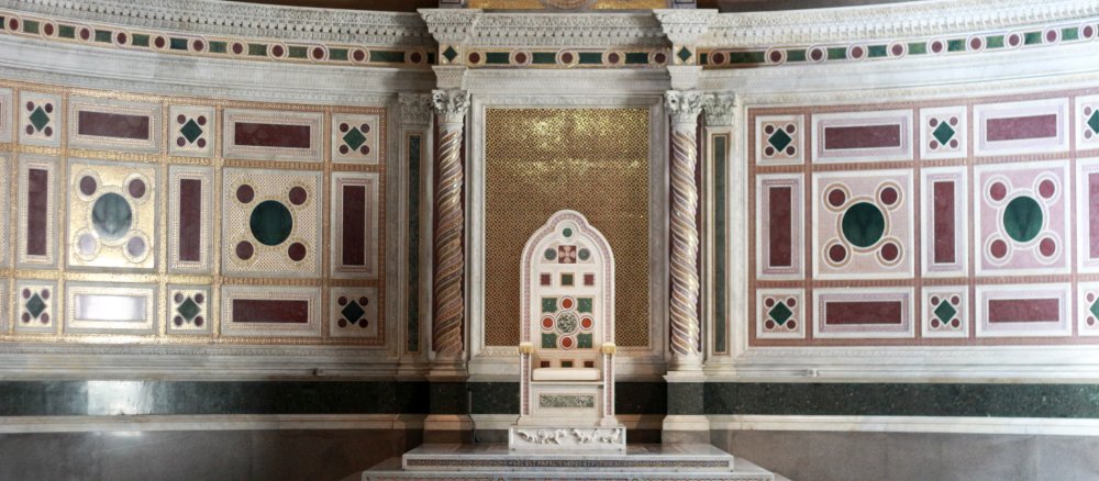 Die Kathedra des Papstes als Bischof von Rom in der Lateranbasilika.