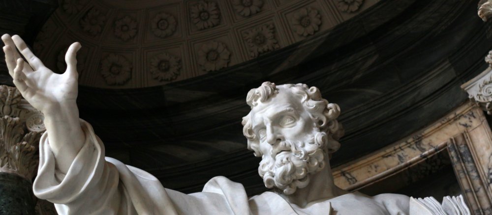 Statue des Petrus in der Lateranbasilika in Rom.