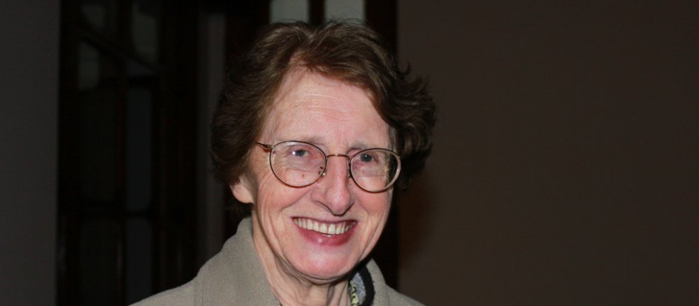 Marie-Josephe Perriot steht in ihrem Restaurant.