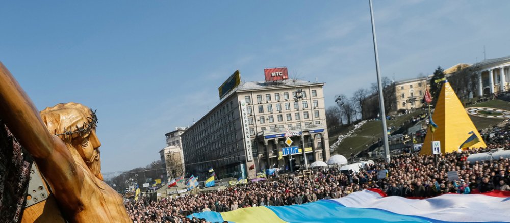 Menschen in Kiew bei einer Friedensdemonstration.