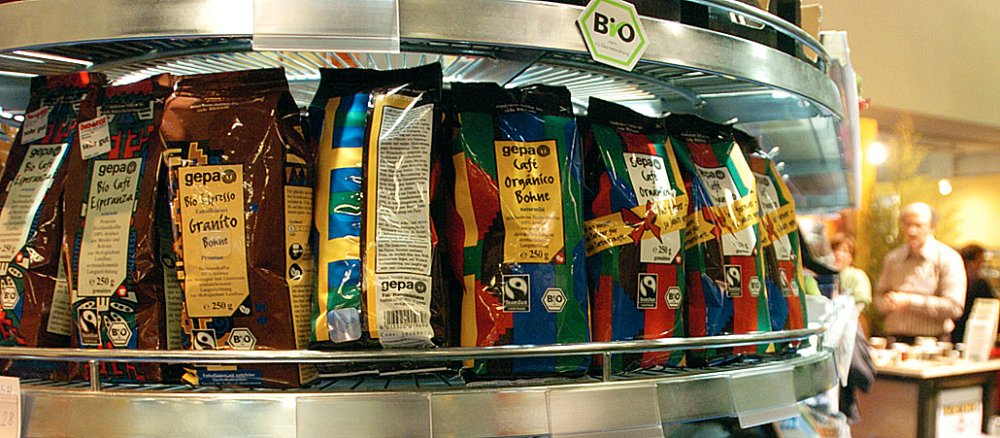 Kaffeeprodukte des Fair-Handels-Unternehmens GEPA, an dem auch die beiden Kirchen als Gesellschafter beteiligt sind.