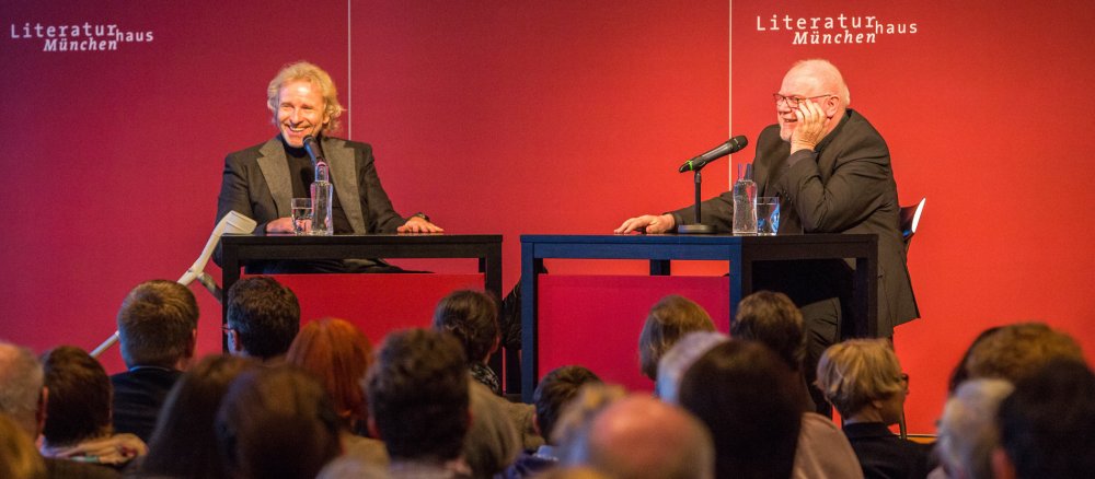 TV-Moderator Thomas Gottschalk und Kardinal Reinhard Marx diskutieren in München über "Barmherzigkeit - Die Botschaft des Papstes".
