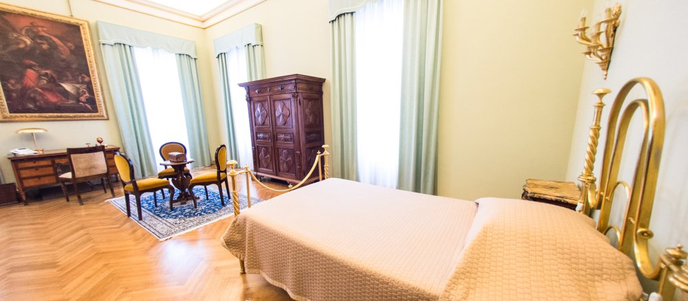 Das Schlafzimmer des Papstes in der Sommerresidenz
