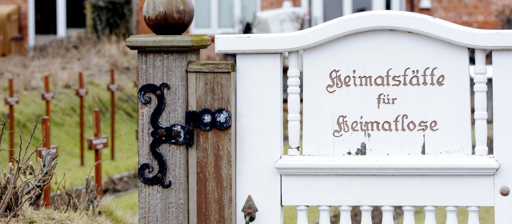 Eingangstor zu einem Friedhof für ertrunkene Seeleute auf Sylt.