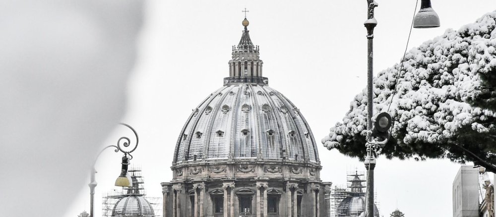 schneebedeckter Petersdom
