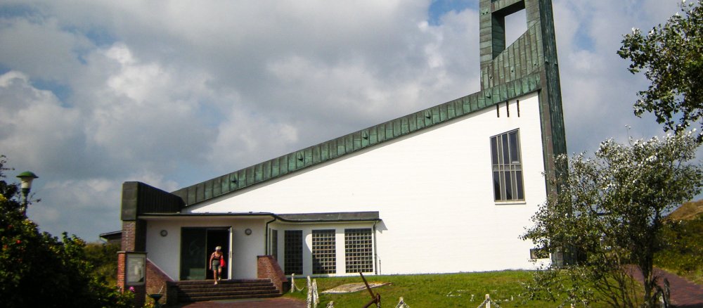 Die Kirche Sankt Nikolaus auf Langeoog.