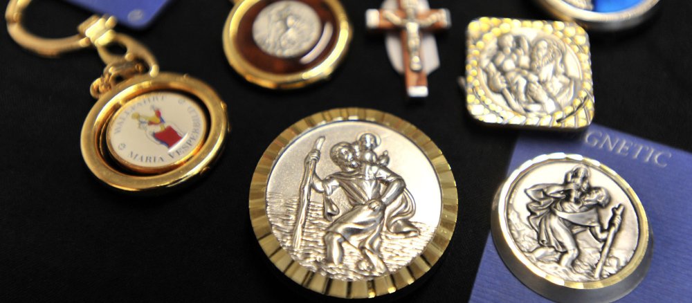 Medaillions mit dem Abbild des Heiligen Christopherus