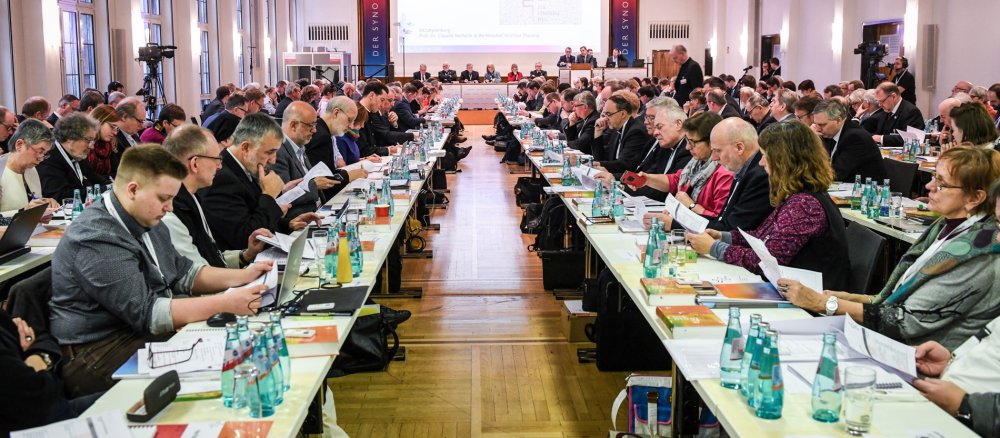 Erste Synodalversammlung in Frankfurt