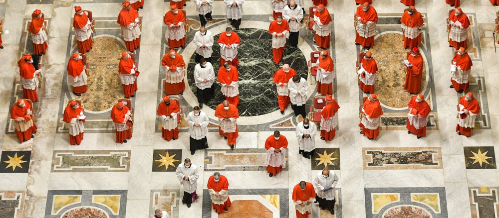 Kardinäle und Geistliche beim Konsistorium am 28. November 2020 im Petersdom im Vatikan.