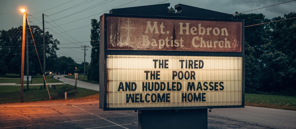 Schild der "Mount Hebron Baptist Church"