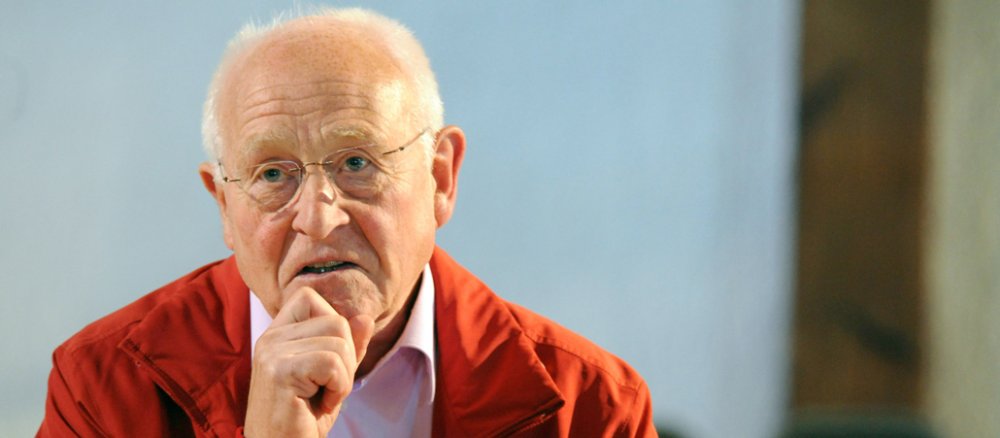Der Jesuit Friedhelm Hengsbach wendet sich gegen Beschleunigung.