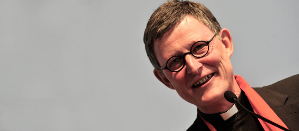 Erzbischof Rainer Maria Kardinal Woelki mit Schal.