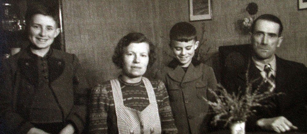 Der kleine Karl Lehmann mit seiner Familie